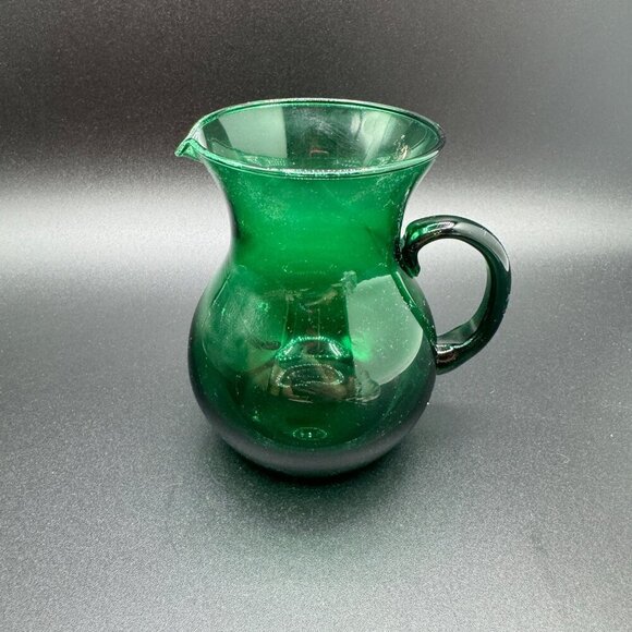 Vintage Hand Blown Emerald Green Glass Applied Handle Creamer Mini Pitcher - Picture 1 of 11
